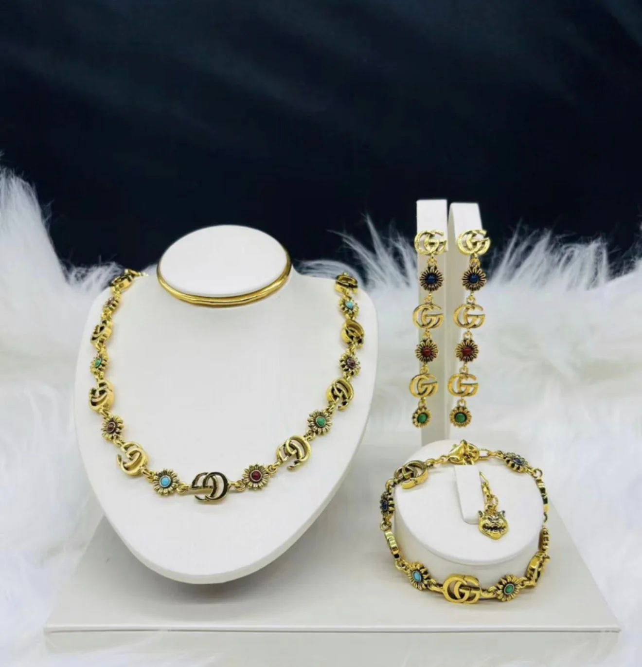 KnK Luxe Boutique - Image 2